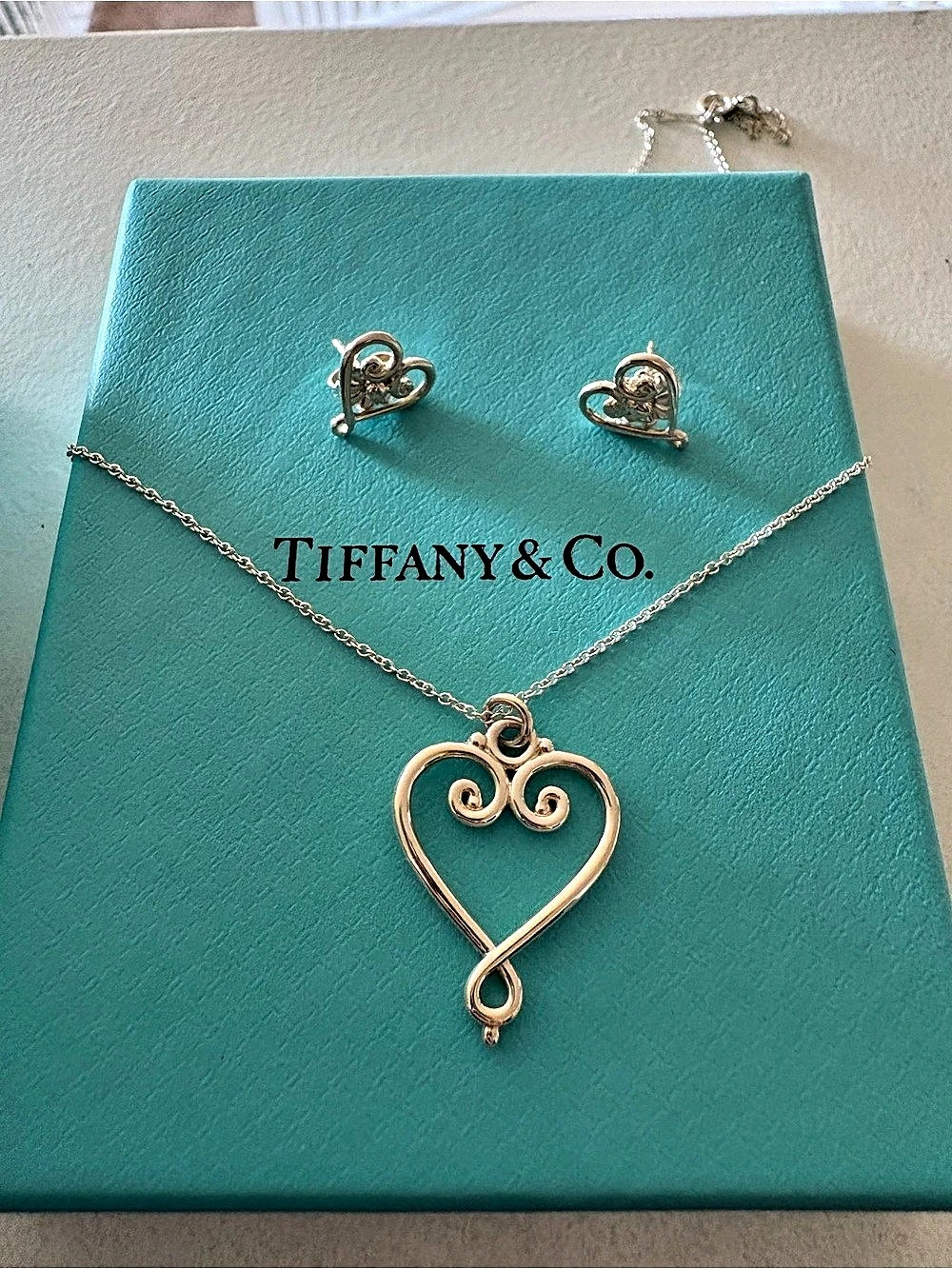 Tiffany & Co. Paloma Picasso Loving Heart Necklace and Earrings Set. Paloma